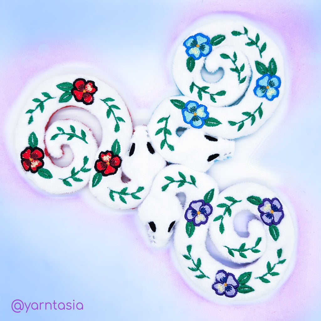 ITH Pansy Blossom Snake Plush Embroidery Pattern - Dragons' Garden - Pattern 4x4