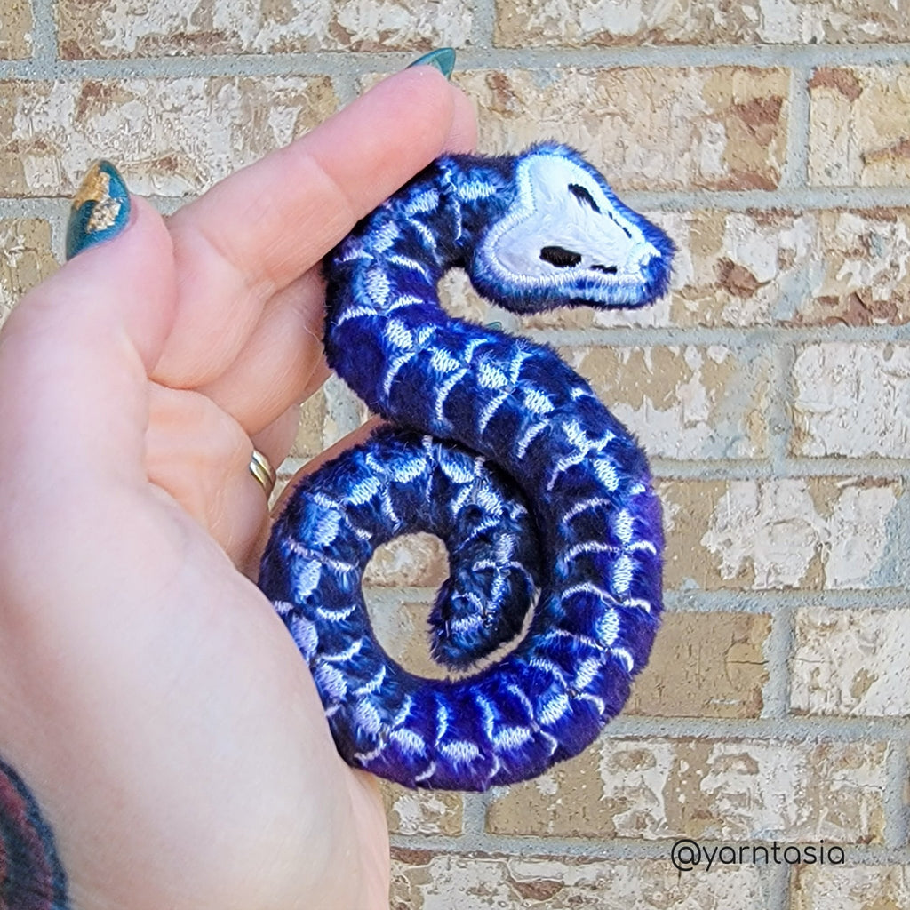 ITH Skeleton Snake Plush Embroidery Pattern - Dragons' Garden - Pattern 4x4